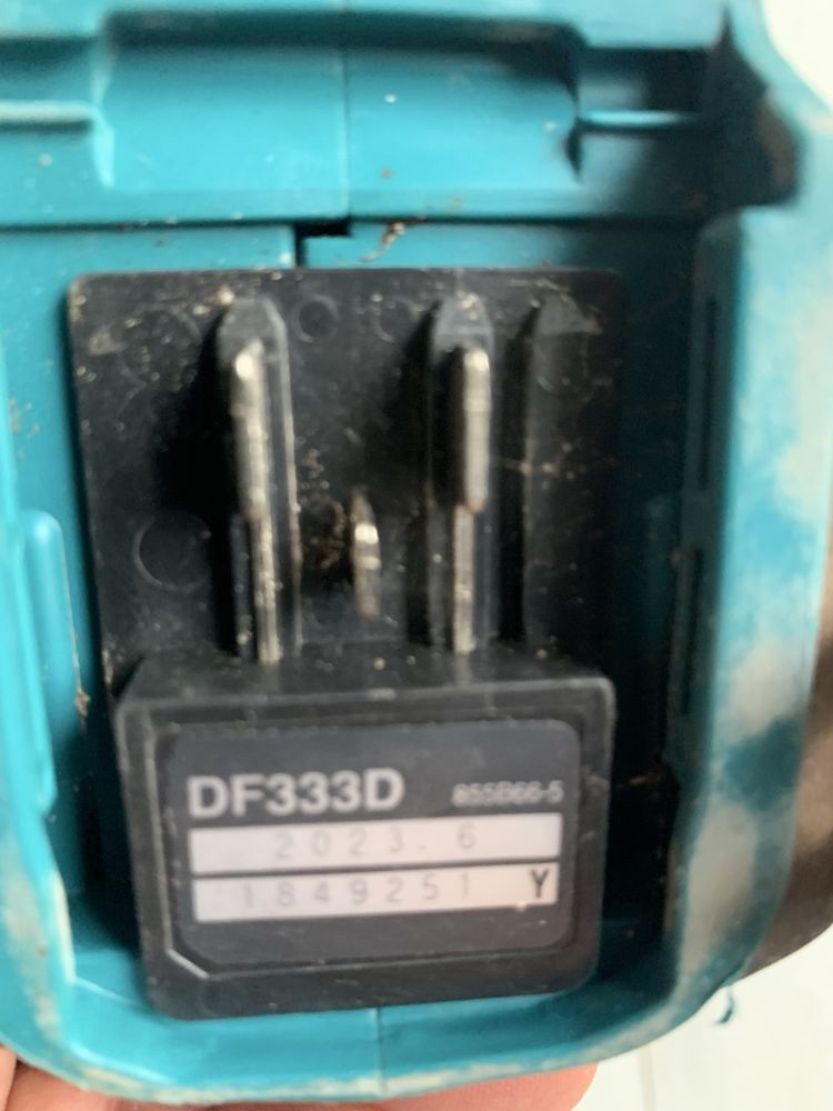 Makura DF333D uszkodzona