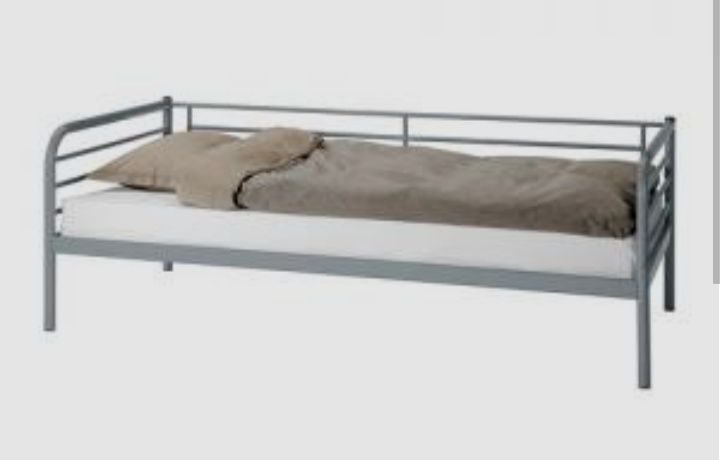 2x łóżko metalowe IKEA svarta parterowe +wysuwana leżanka
