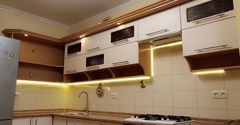 Кухонні меблі з технікою