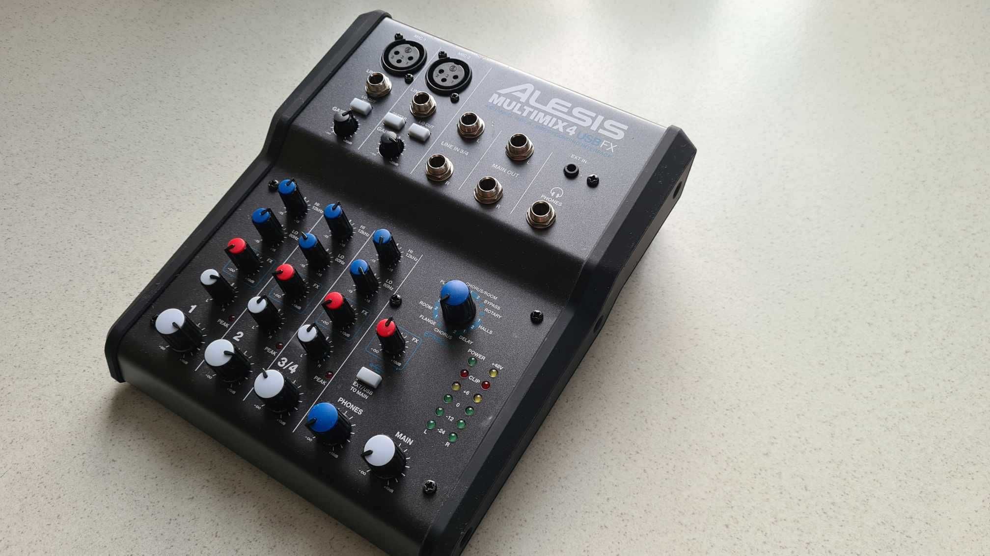 mikser z procesorem efektów ALESIS multimix4 USB FX