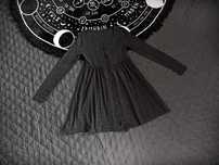 Czarna sukienka z guziki alternative alt goth gothic Wednesday Addams