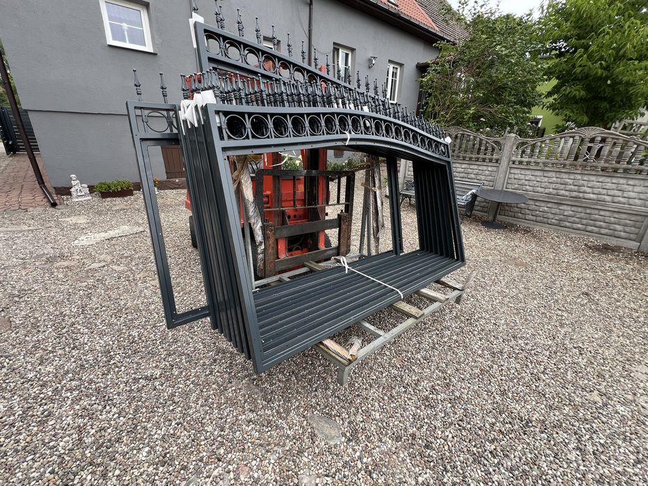 Kute ogrodzenie WPC  25 m 1.30- 1.50 m wyskosc