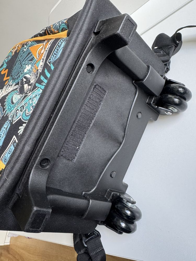 Plecak / walizka firmy Quiksilver - nowy