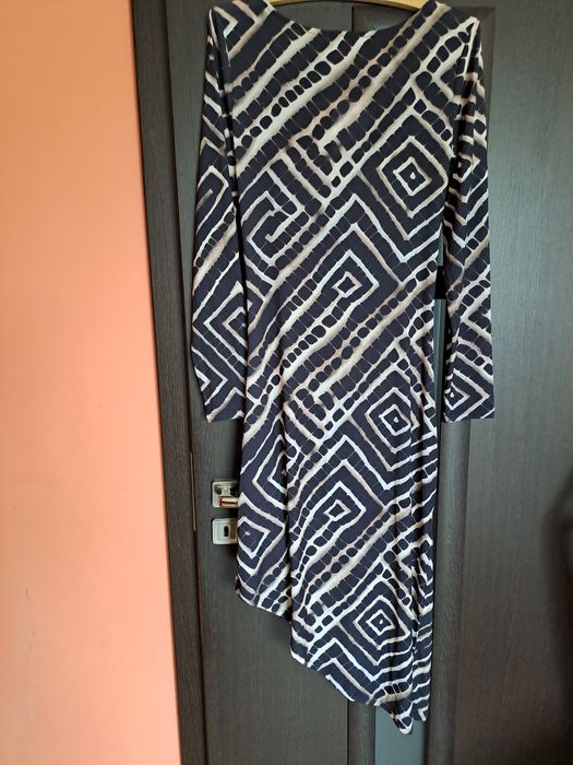 Sukienka , dół  sukienki po skosie