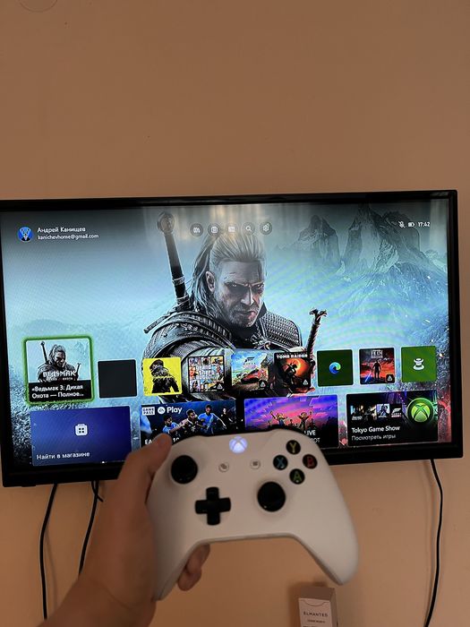 Продам свій Xbox one 1tb в гарному стані
