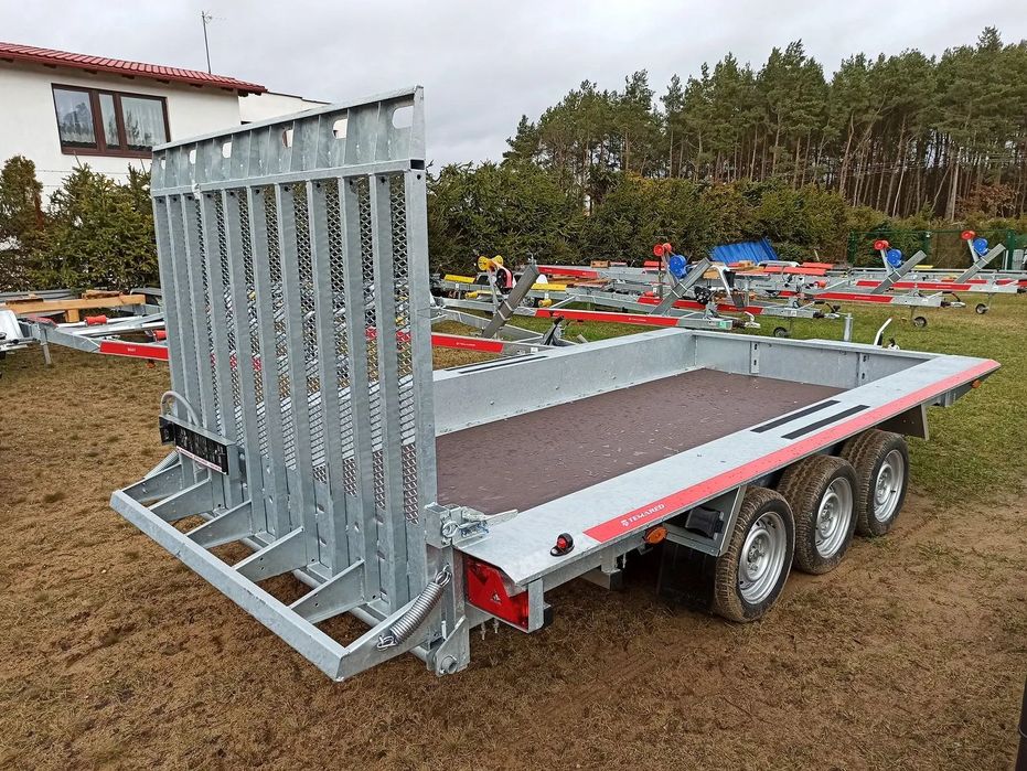 TEMARED Przyczepa koparkowa 3 osie BUILDER 4018 pod koparkę duża MOCNA  Przyczepa nowa, faktura, ok. 200 sztuk od ręki. DUŻY WYBÓR