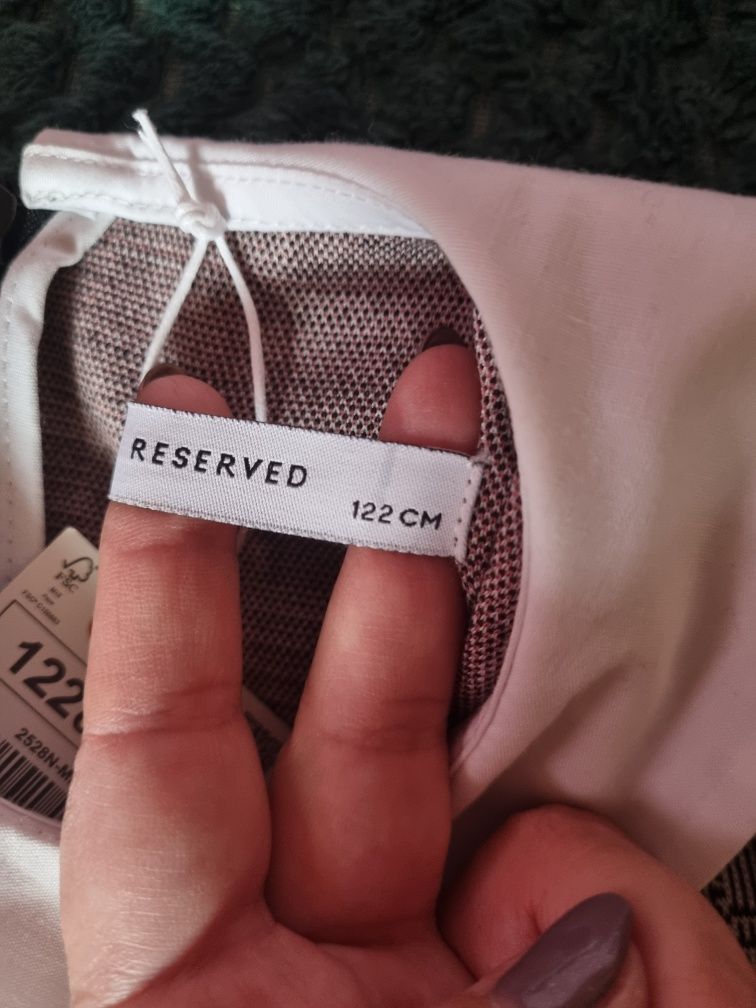 Śliczna nowa szara sukienka z kołnierzykiem Reserved roz.122