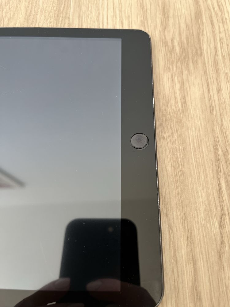 Apple iPad 9th gen 64 GB Model A2602 Space Grey