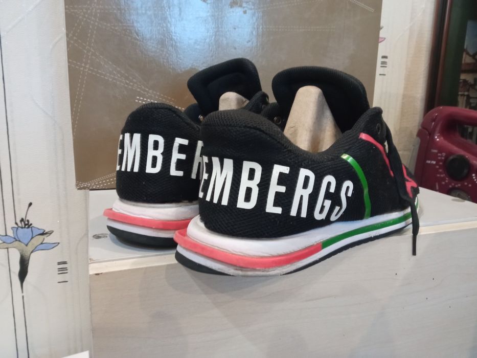 Продам оригинальные кроссовки Bekkenbergs .