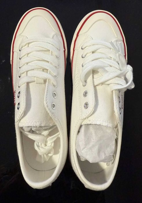 Levi’s Hernandez S – Sapatilhas Brancas, Novas em caixa