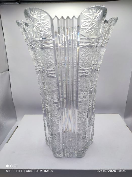 1 Jarra em Vidro Trabalhado Italiano com tamanho de 25 cm Lindíssima.