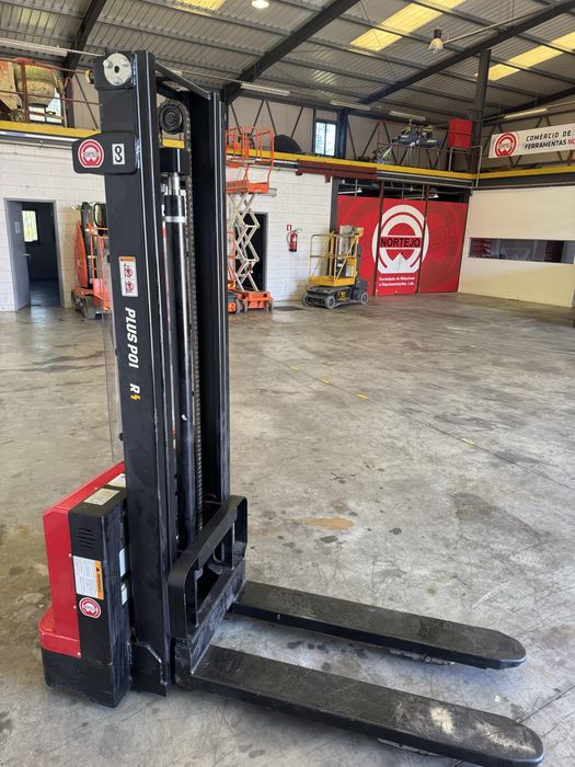 Stacker Plus Power 1500kg 3mt (Semi-Novo)
