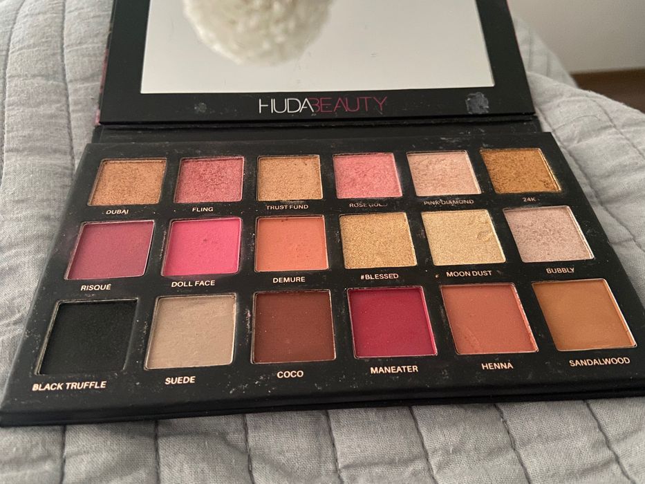 Huda beauty paletka