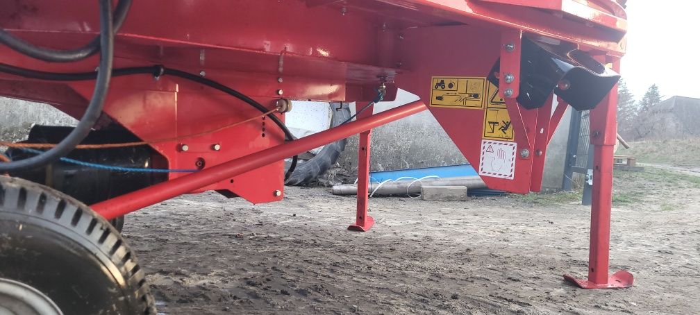 Ścielarka kverneland kd 807 kidd Tarrup sieczkarnia rozdrabniacz słomy