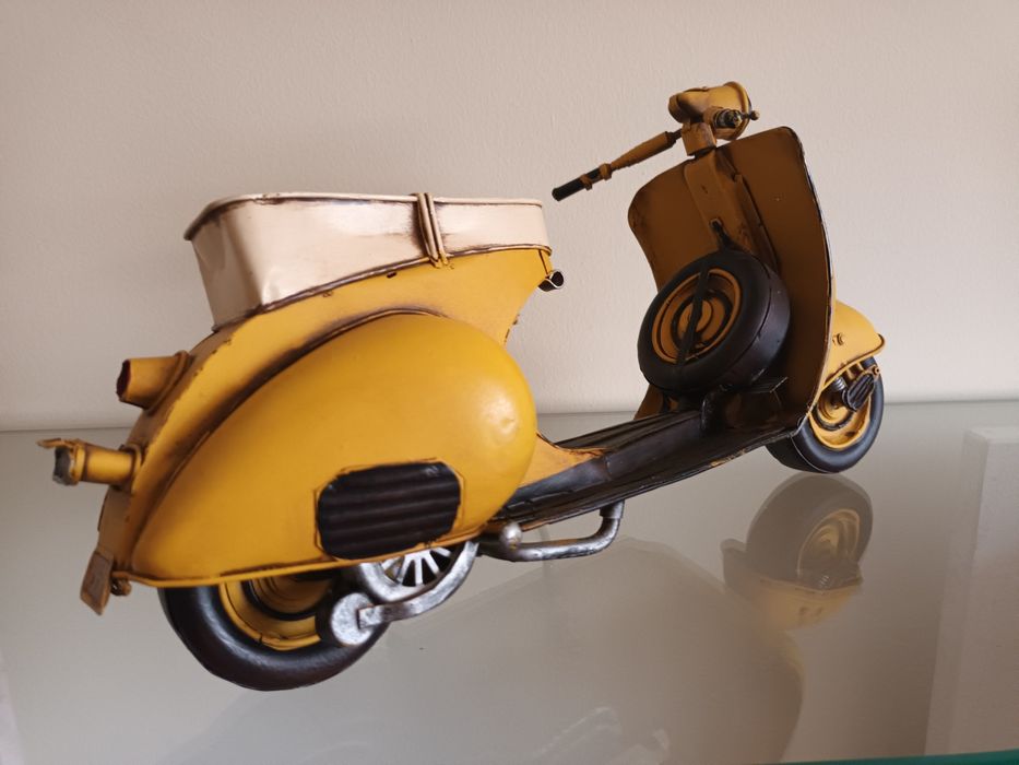 Mota Vespa Decorativa [Miniatura)