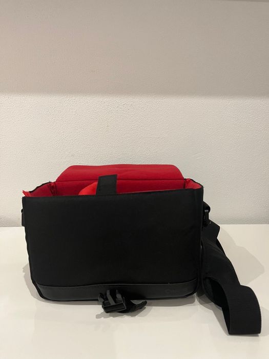 Kit Máquina Fotográfica CANON EOS 2000D