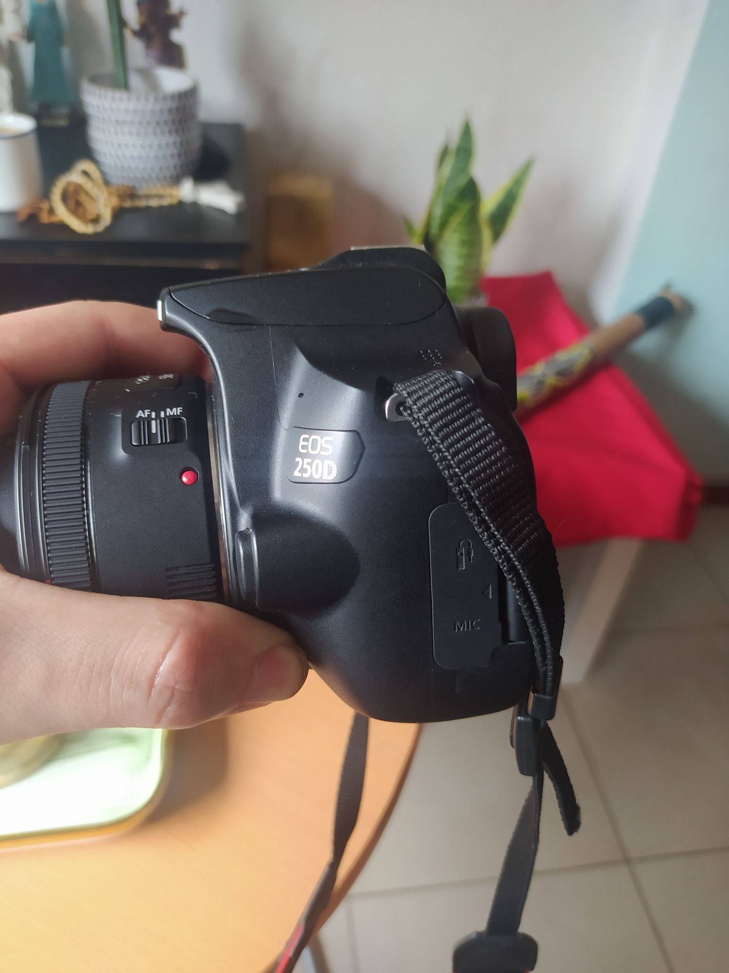Câmera fotográfica 250D
