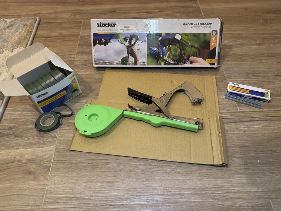 Alicate para atar as vides