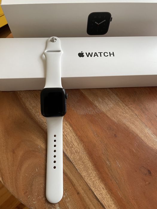 Apple Watch SE 40mm space grey