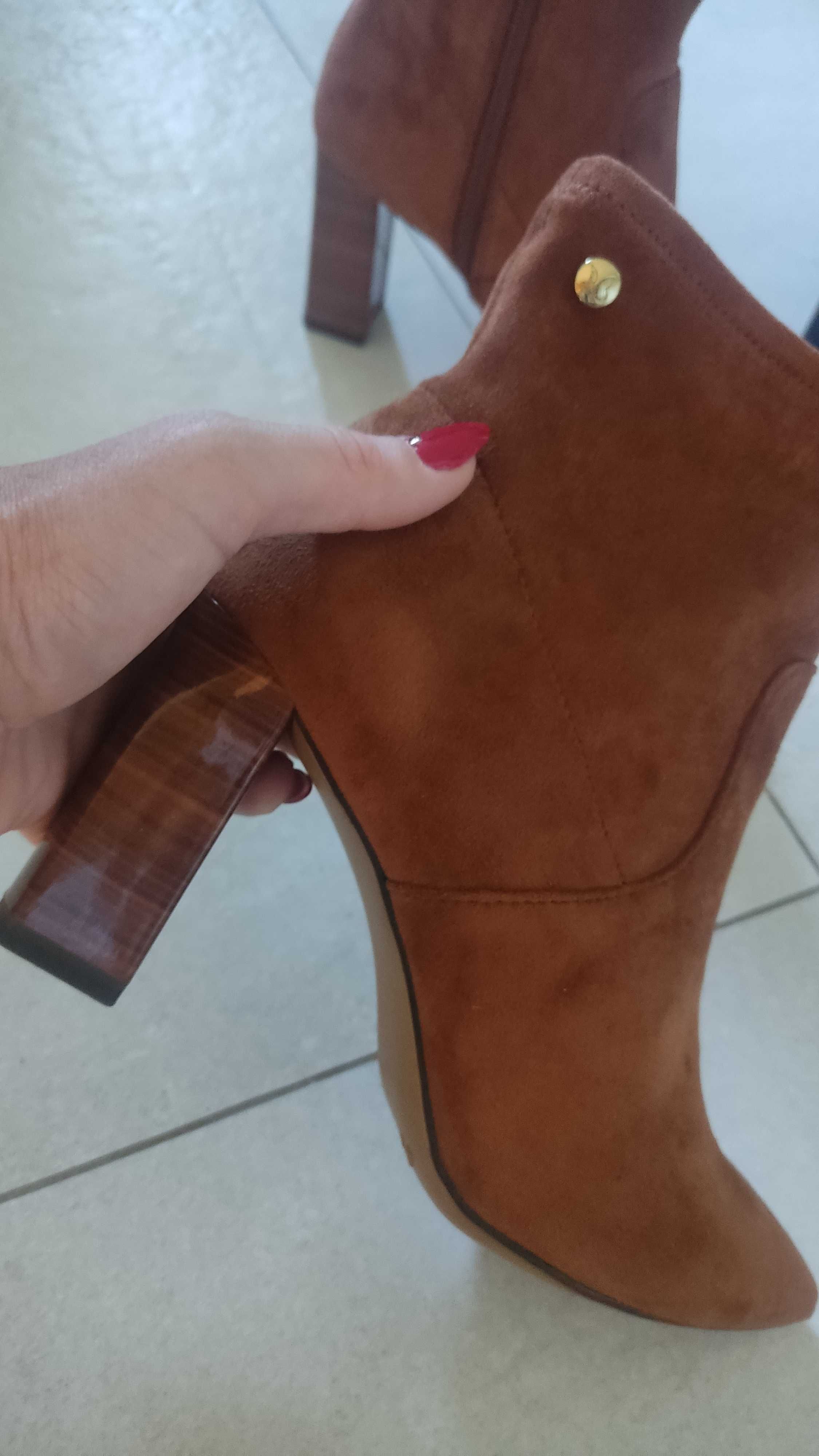 Botki Caprice karmelowe rozm 37.5