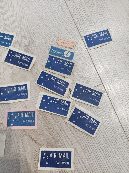 Stara kolekcja znaczków ekspresowych.