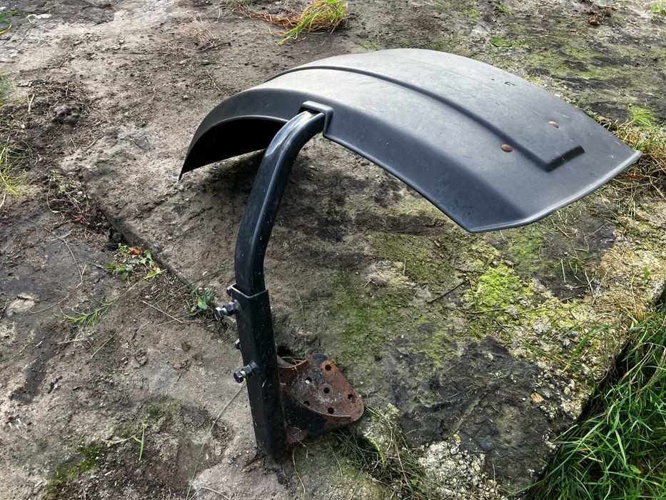 Błotnik  mocowanie  stelaż  uchwyt   Komplet