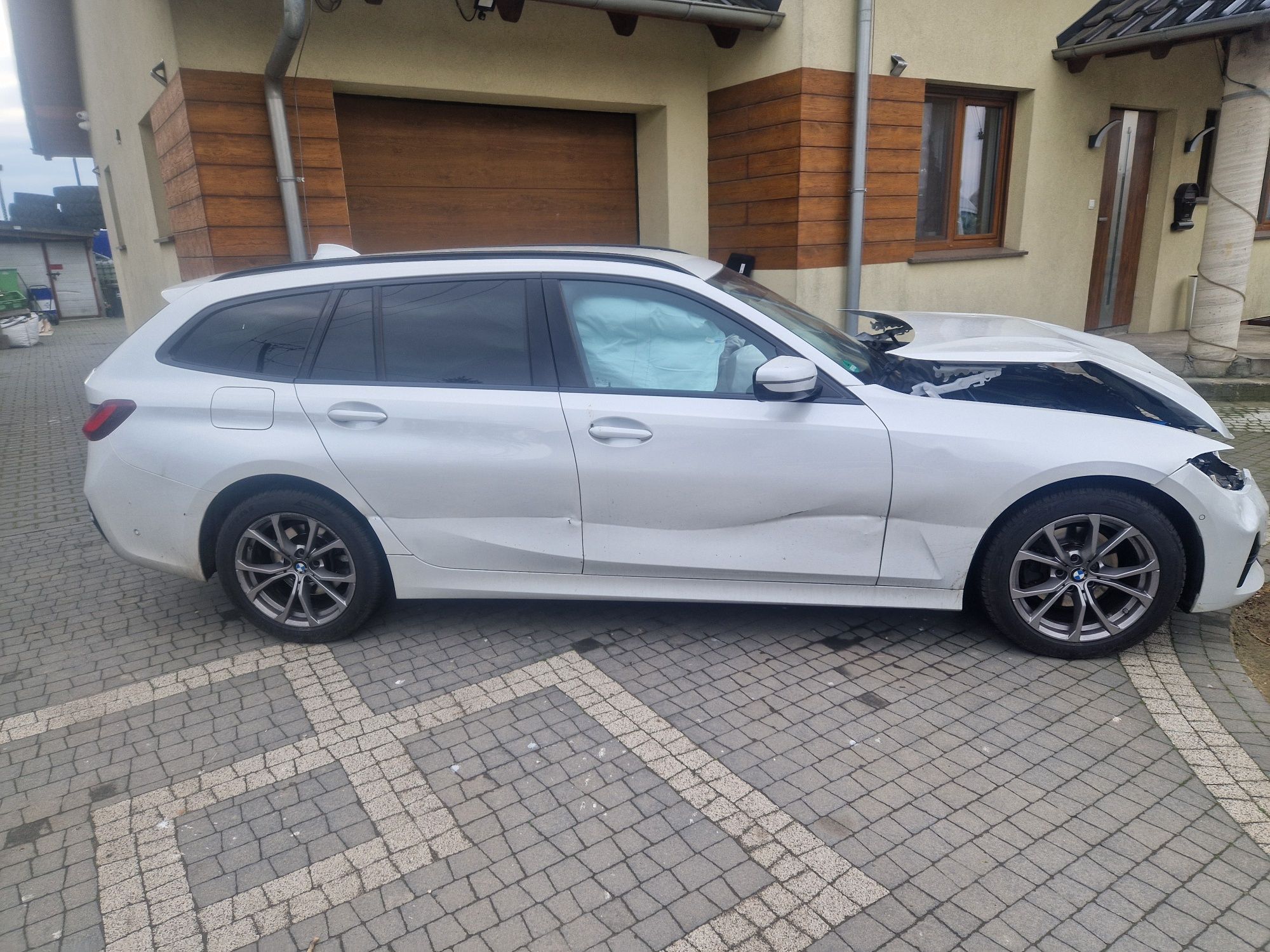 BMW 320d xDrive Touring Sport Line