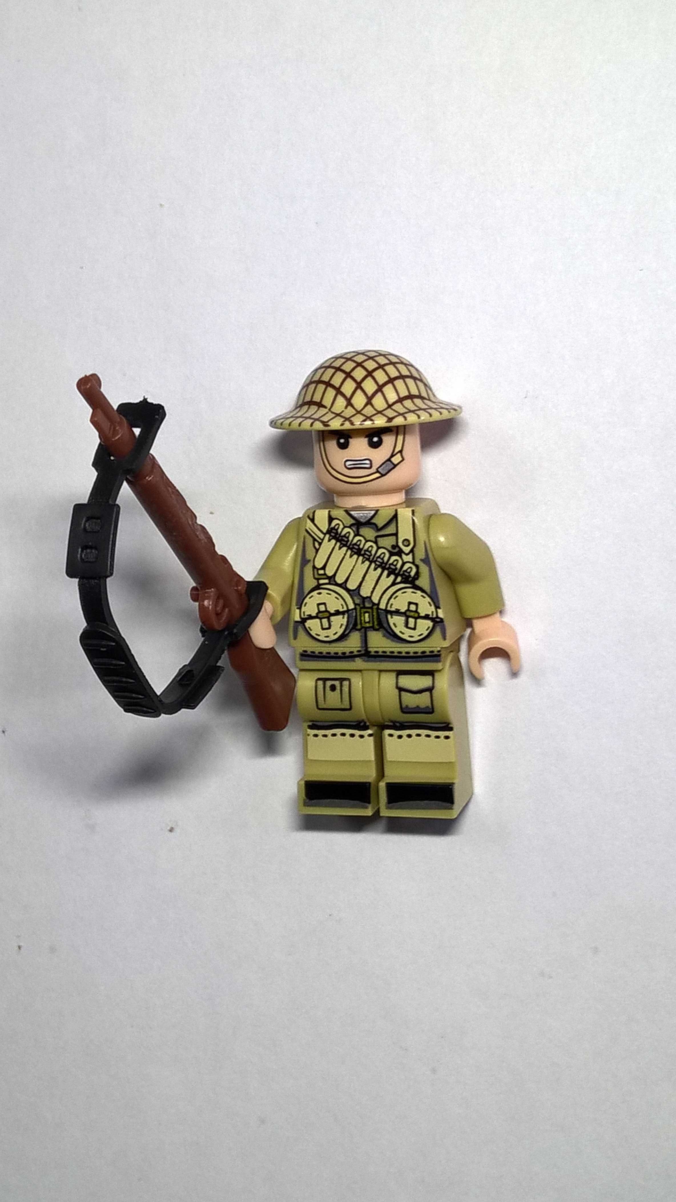 Figurka żołnierza brytyjskiego z bronią+ pasek WW2 kompatybilne Lego
