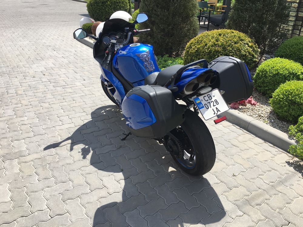 Продам Triumph sprint st 1050