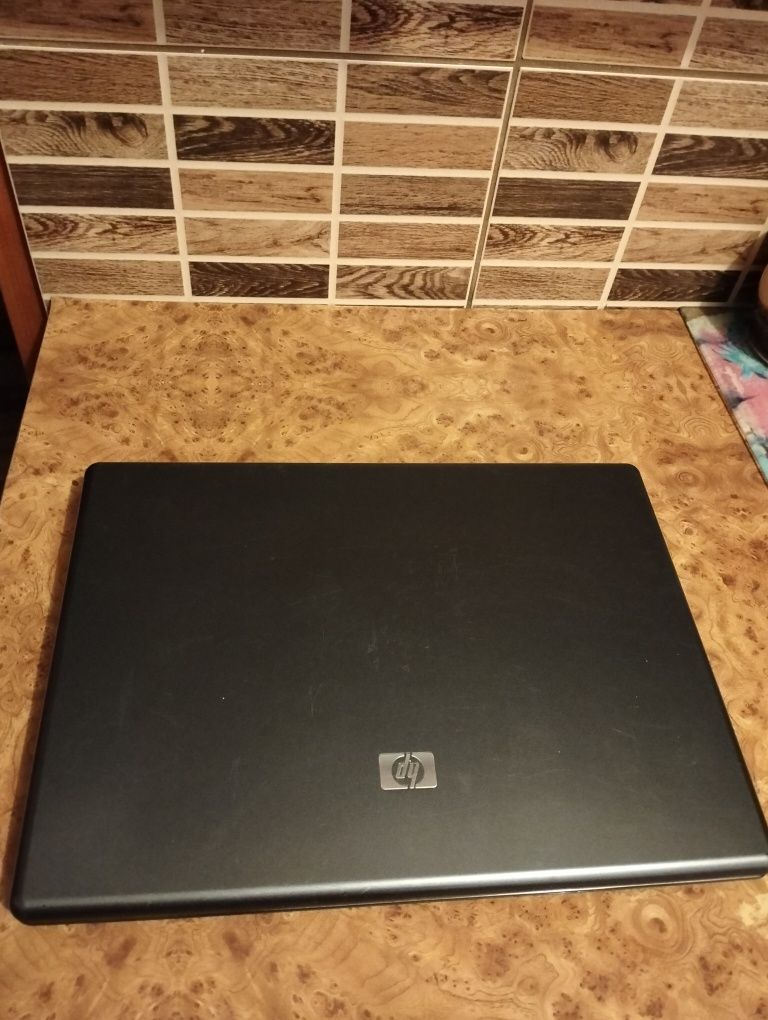 Ноутбук hp, робочий !