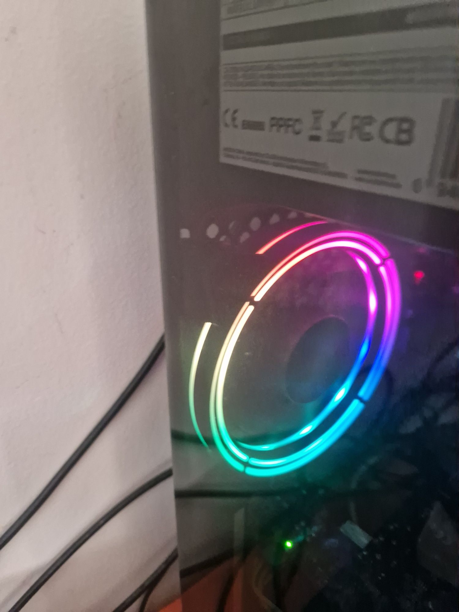 Vendo PC gaming bem estimado