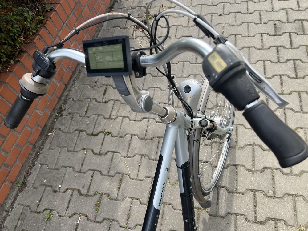 Rower elektryczny GAZELLE SAPHIR 36V z manetką, bateria do naprawy