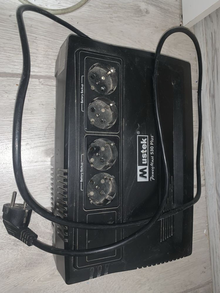 Безперебойник Mustek 530 plus