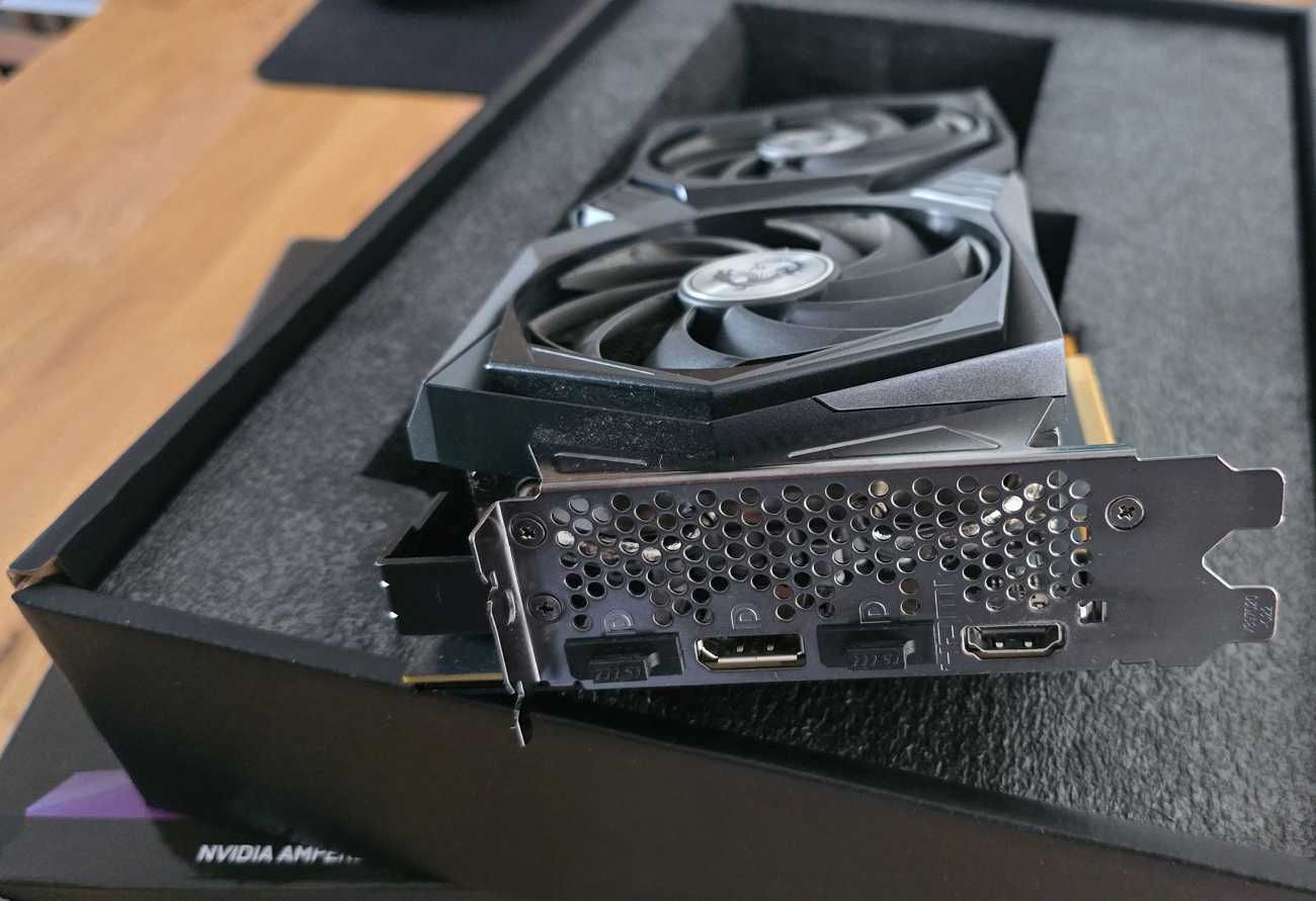 Zestaw: Grafika RTX 3060, Pamięć RAM DDR5 Kingston, Zasilacz EVGA