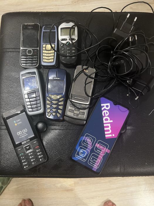 telefony i ładowarki