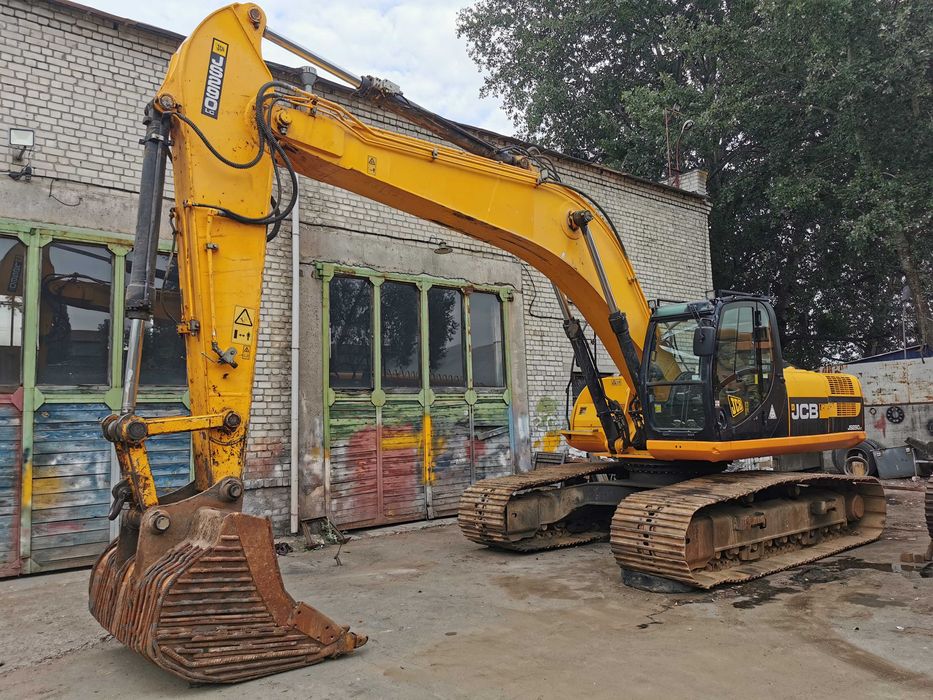 Гусеничный экскаватор JCB JS 290