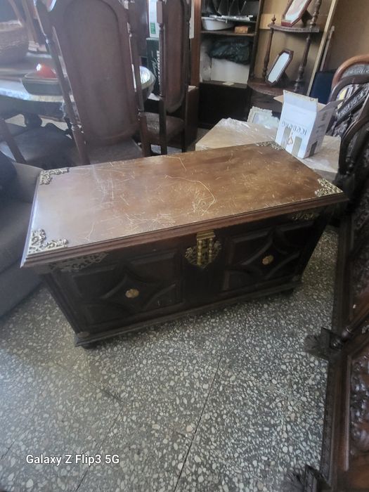 Baú em madeira antigo