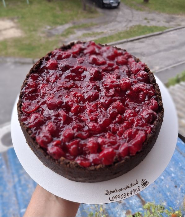 Торти на замовлення,суші-роли набори