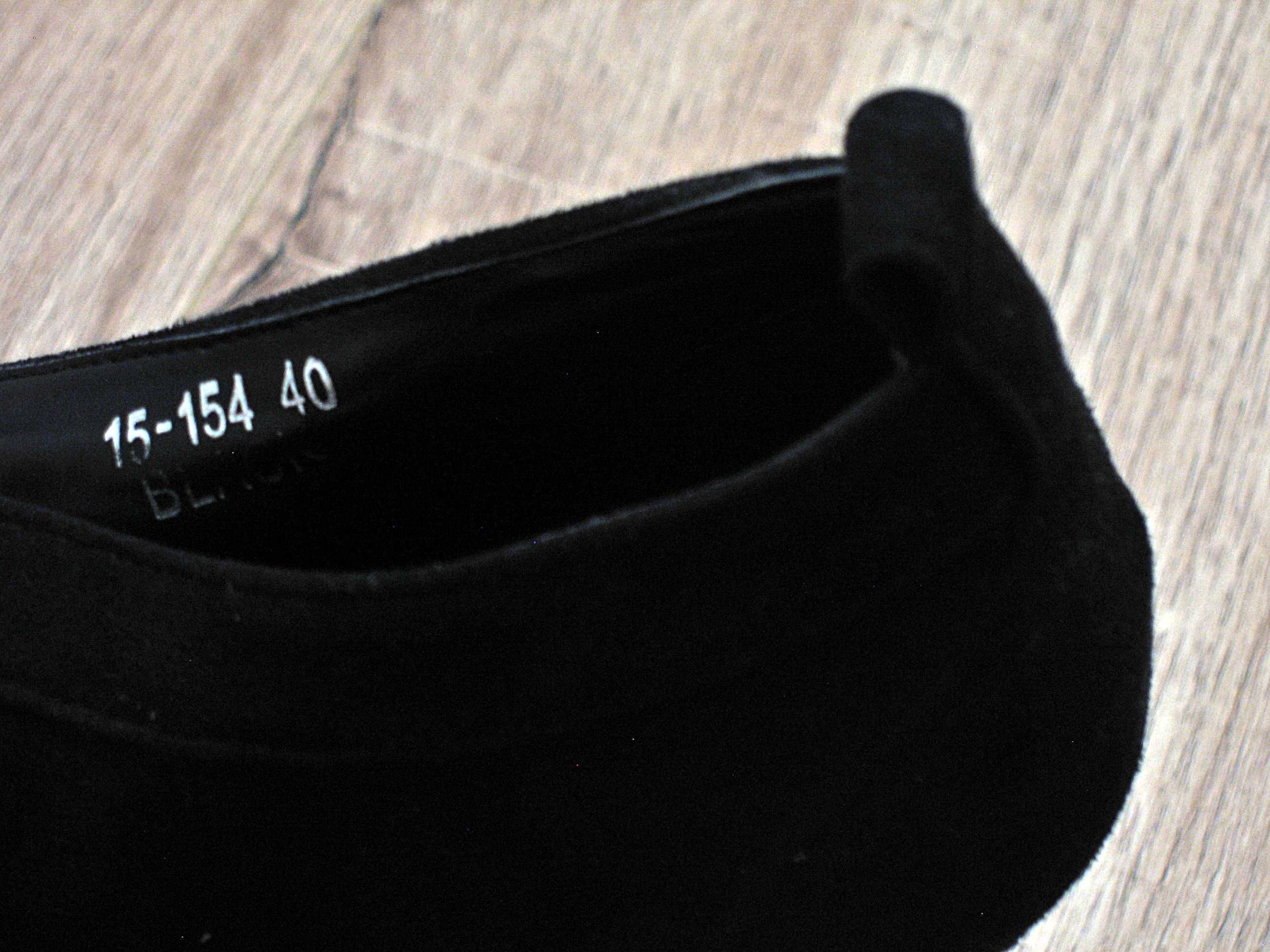 Czarne buty na platformie Jennika, rozmiar 40, nubuk, używane