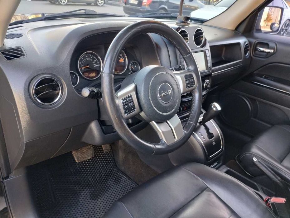 Jeep Patriot 2013 2.4 бензин 4x4