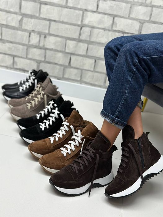 Жіночі шкіряні демісезонні черевики хайтопи в кольорах