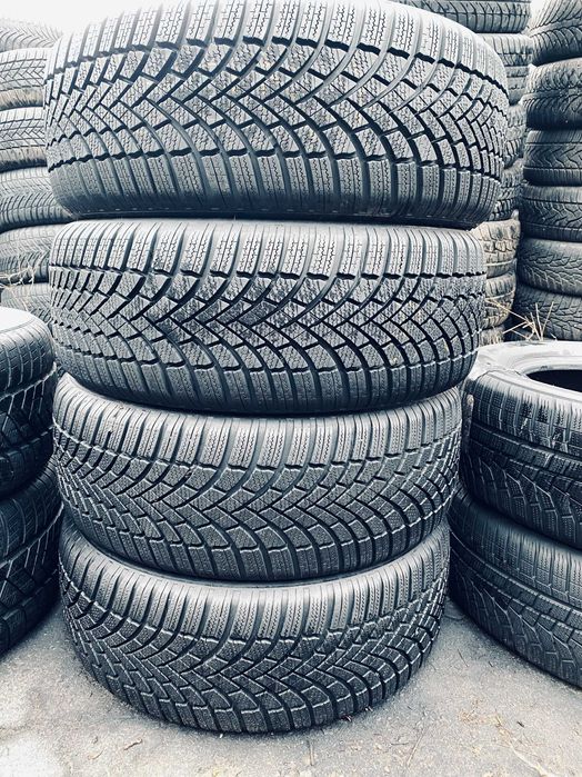 Шини 215 50 R18 bridgestone 2023 рік 90%