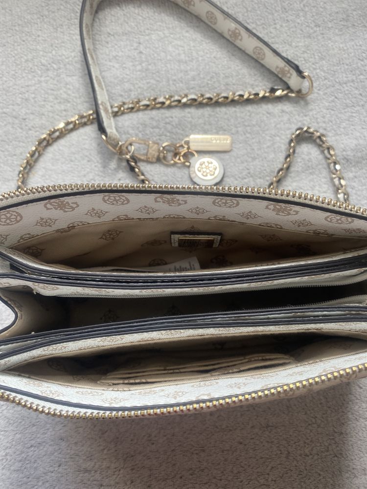 Listonoszka guess