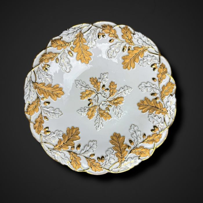 Patera porcelanowa z motywem dębowych liści Meissen miśnia b51/10048