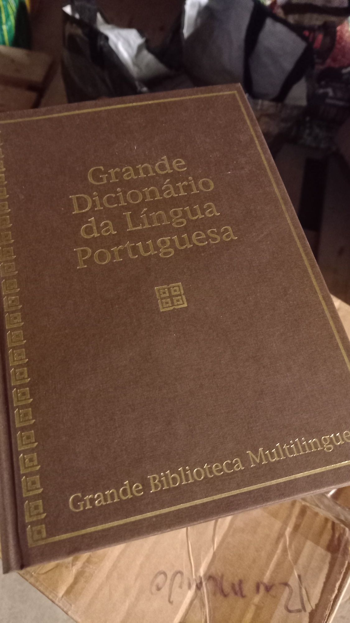 Vendo Grande Dicionário da Língua  Portuguesa  muito barato