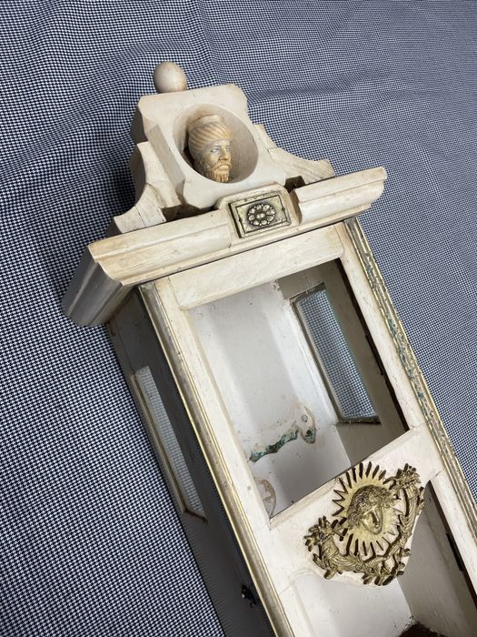 Ludowa skrania do zegara lub inny regionalny projekt