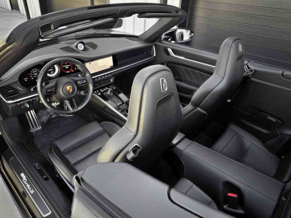 Porsche 911 Turbo S      2021