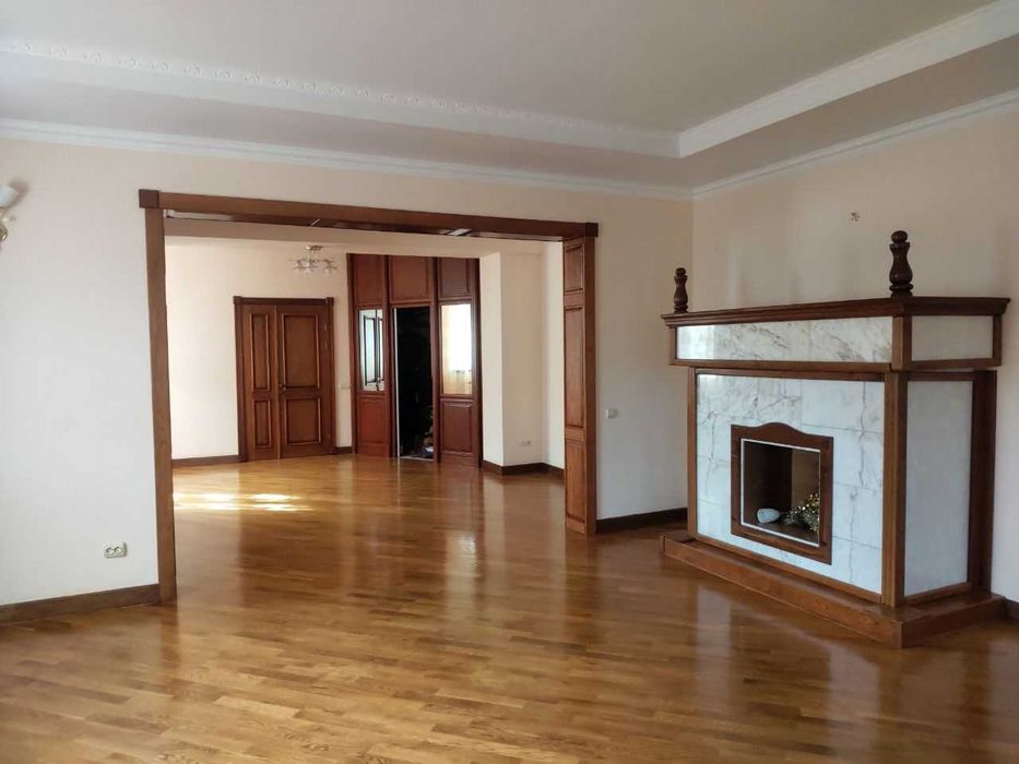 Продається сучасний двоповерховий будинок в селі Станишівка