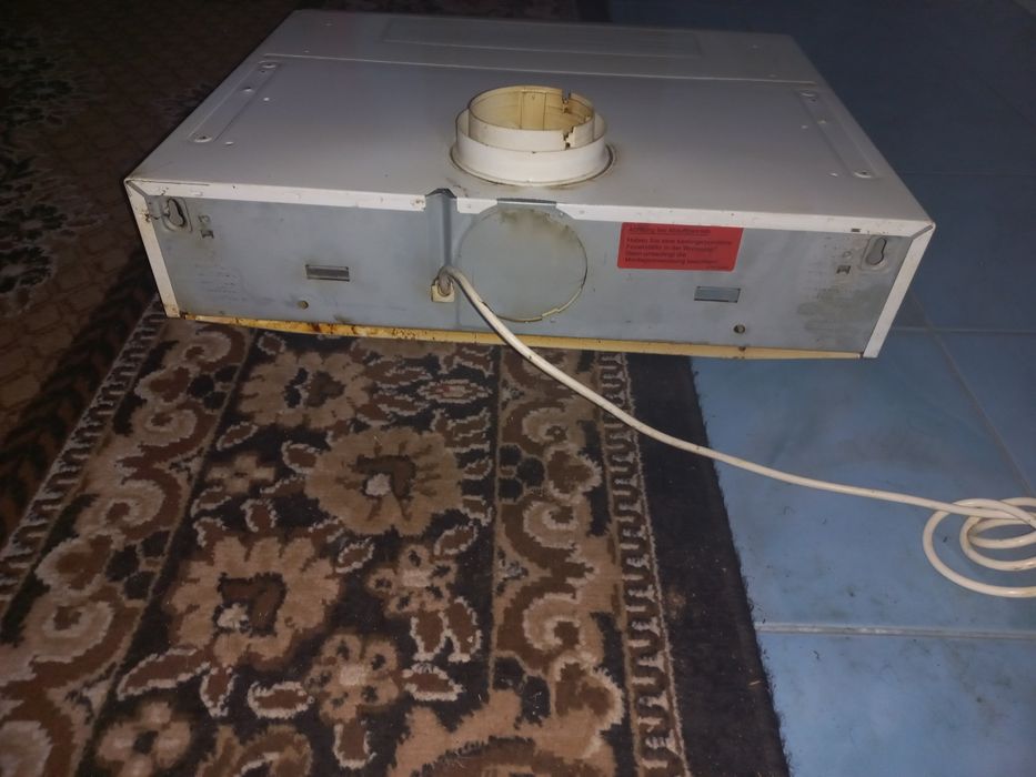 Продам витяжка на кухню бош