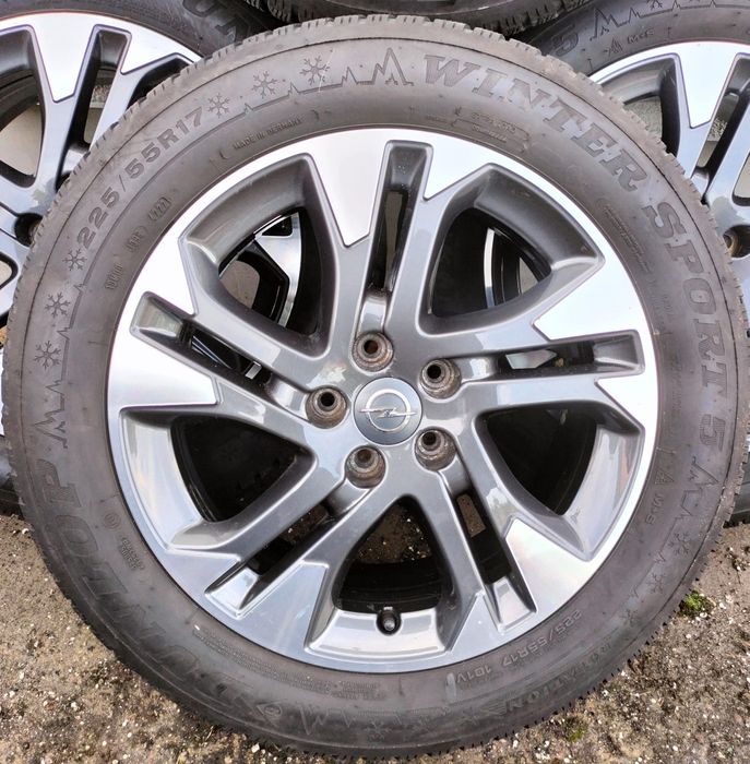 Felgi z oponami zimowymi Opel Vivaro Zafira 7x17 ET46 5x108
